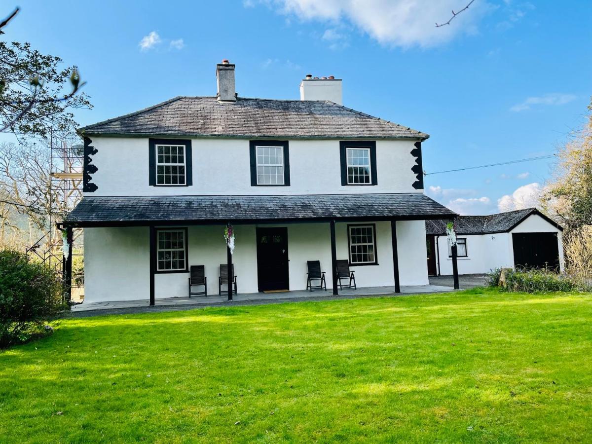 Aberhiriath Hall - The Old Georgian Manor House By The River Dyfi Cemmaes Exterior foto